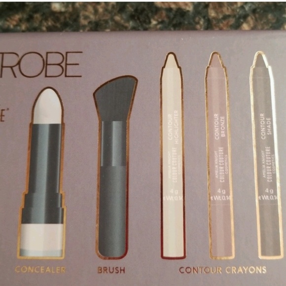 BRAND NEW!! 7 PIECE BEAUTY KIT!! - Picture 3 of 8